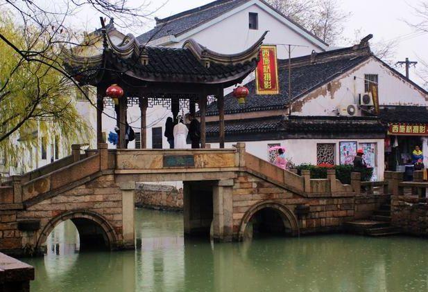 旋转轮胎